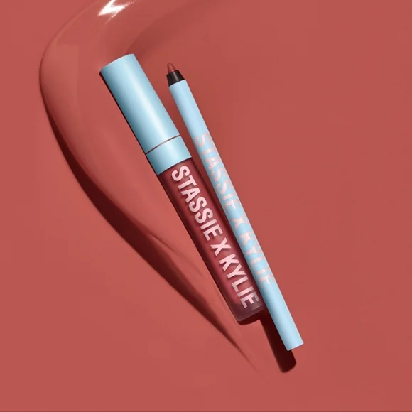 "Stassie" Matte Lip Kit - Picture 12 of 16